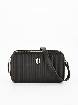 Tommy Hilfiger Timeless Camera Bag Quilted - Black, Black, Women