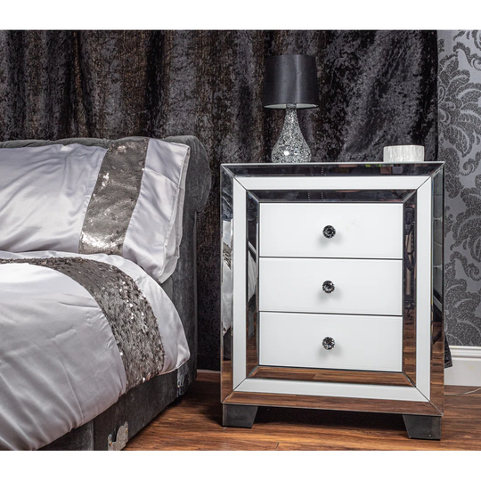 Pungoteague 3 - Drawer Nightstand in White