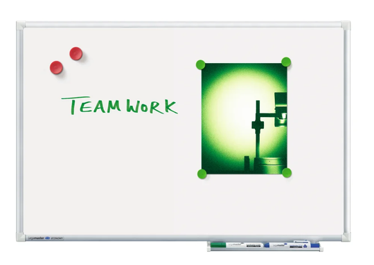 Free-Standing Magnetic Whiteboard