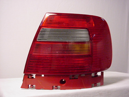 Tail Light GLASS RIGHT 6104670811003 Origineel 6104670811003