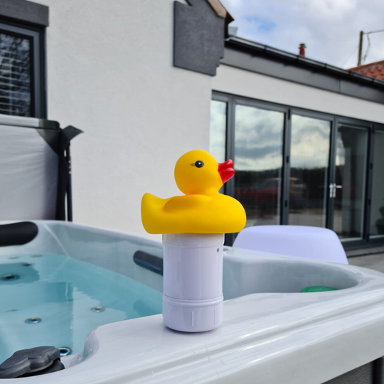 Floating Duck Dispenser Chlorine or Bromine Chemicals Hot Tub Spa