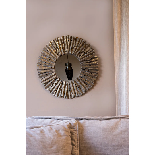 Cheraw Round Metal Framed Wall Mounted Accent Mirror in Gold