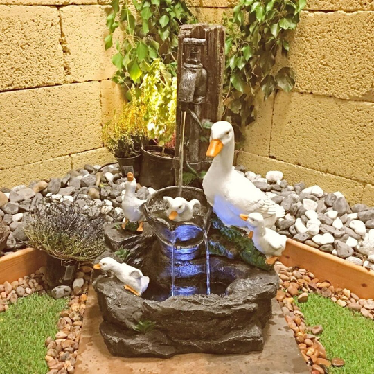 (Electric, Feature with Algae Tablets) Duck Family Animal Water Feature