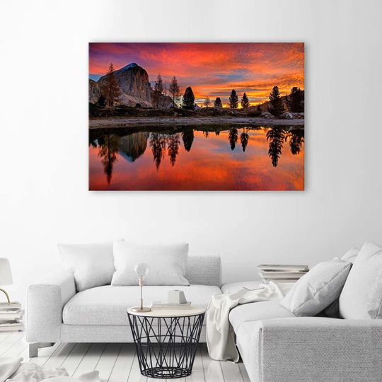 Canvas Print Aurora On A Lake Red