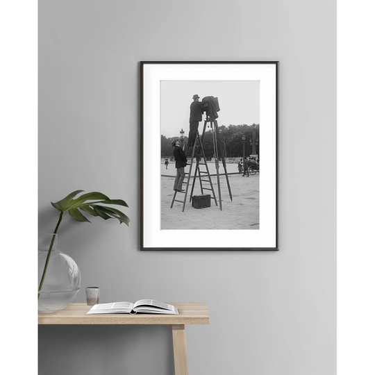 Paris - Le Photographe - Picture Frame Photograph Print on Paper