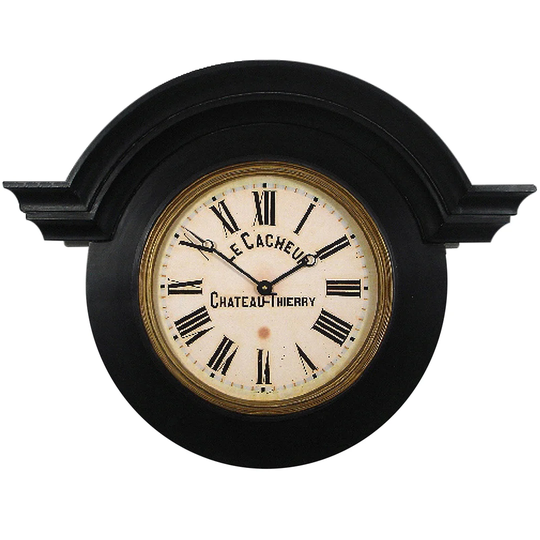 Le Cacheur Wall Clock