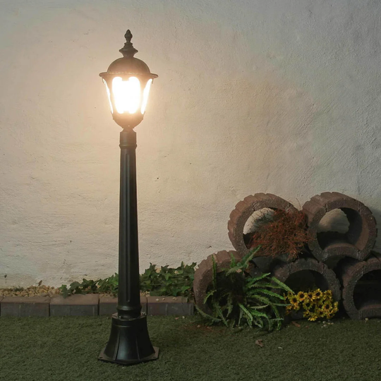 Chorleywood 1-Light 115cm Post Light