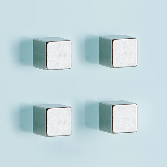 Florie Cube Magnet Set