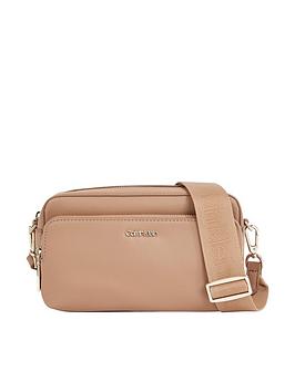 Calvin Klein Must Camera Bag With Pocket -Beige